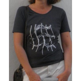 women Elegant and nice t-Shirt with "grid"